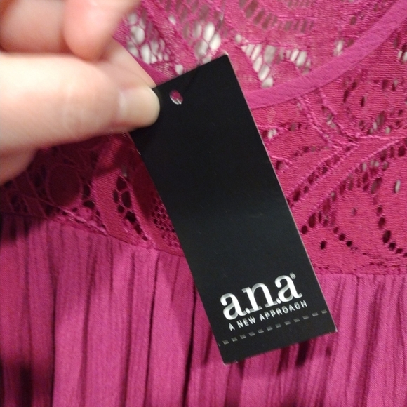 NWT a.n.a. Women's Fuchsia Lace Bodice Cold Shoulder Top Sz M-Boho Barbiecore - Picture 3 of 8